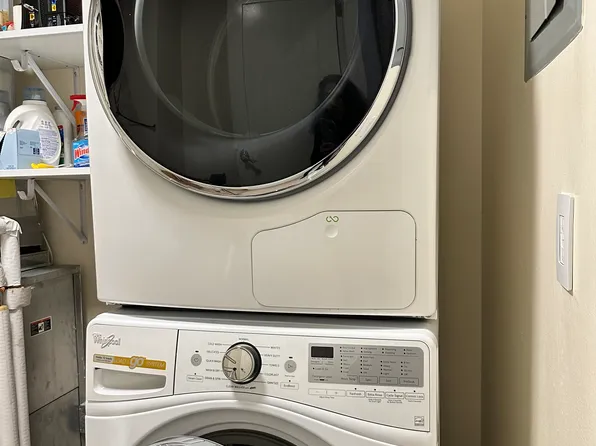 90 Bay Street Landing image 18 of 25