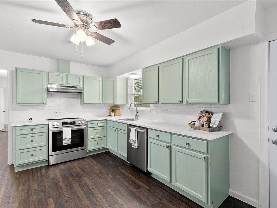 1st image of 2516 Albemarle Dr