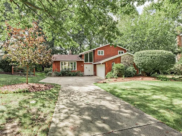 32650 Stony Brook Ln, Solon, OH 44139