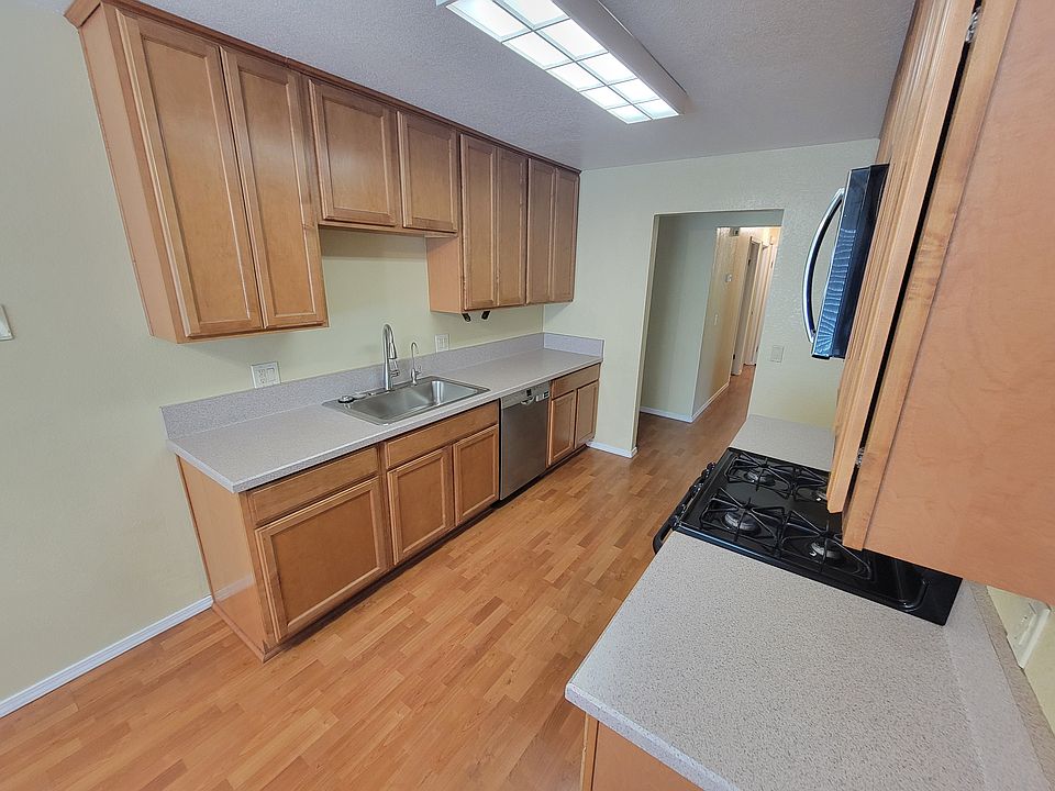 1st image of 388 Almond Ct