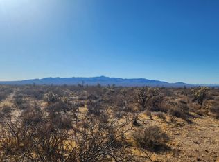 2521B S Kit Carson Rd, Yucca, AZ 86438