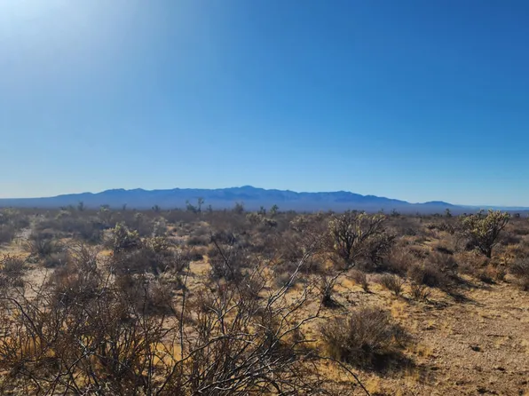 2521B S Kit Carson Rd, Yucca, AZ 86438