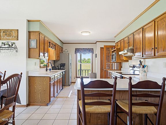 21st image of 389 Beulaville Highway