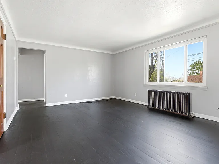 2715 Noble Rd #305 — Photo 2