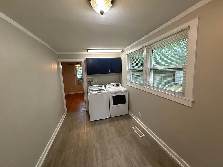 321 Hickory St — Photo 7
