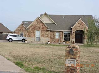 114 NW Sandy Trail Cir, Lawton, OK 73505