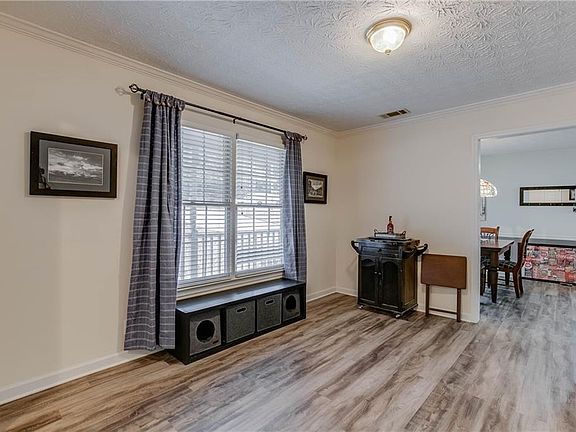 5th image of 3145 Superior Dr