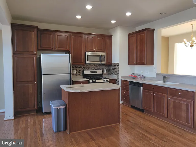 4638 Odessa Dr — Photo 3
