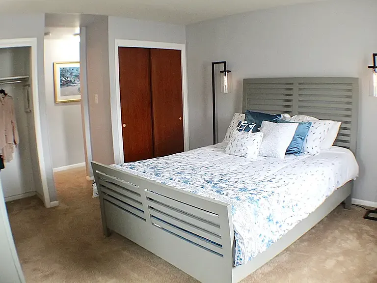 Parkview Court Apartments — Photo 10