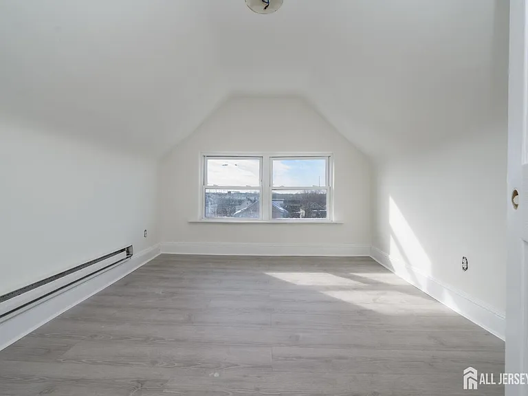 377 Delavan St #3 — Photo 8
