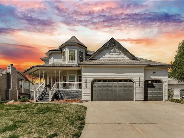 823 S Surrey Ln, Maize, KS 67101