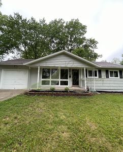 8910 Manchester Ave, Kansas City, MO, 64138