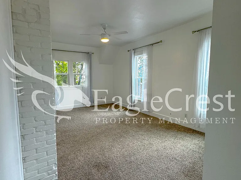 215 S 4th Ave — Photo 20