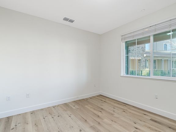 4th image of 6106 Golden Vista Dr