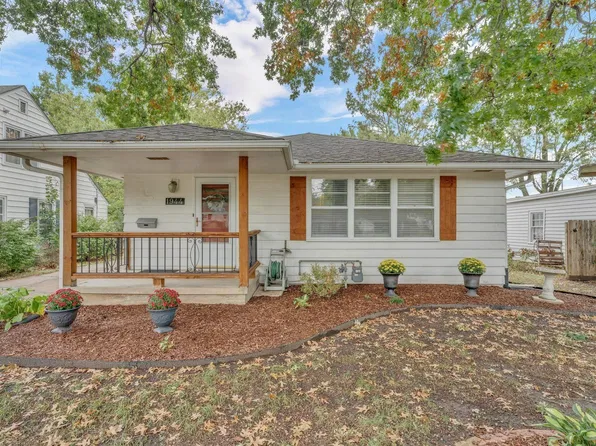 1944 SW Seabrook Ave, Topeka, KS 66604