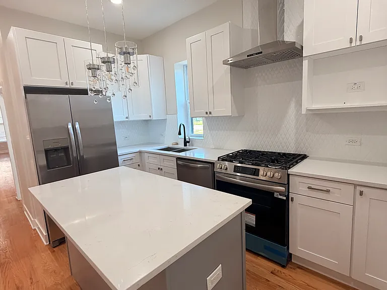 6350 S Champlain Ave #1 — Photo 1