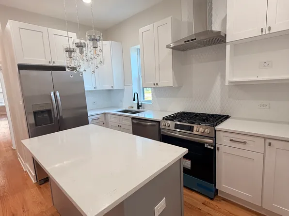 6350 S Champlain Ave, Chicago, IL