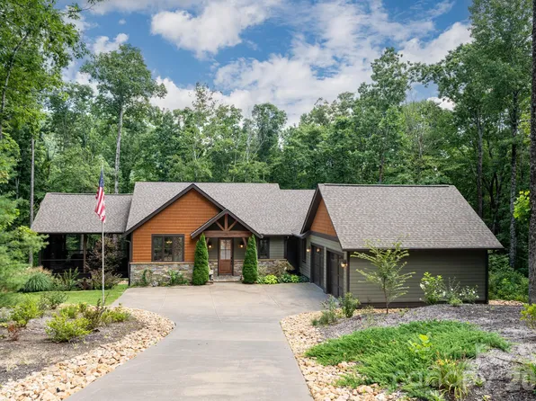 403 Thunder Mountain Rd, Hendersonville, NC 28792