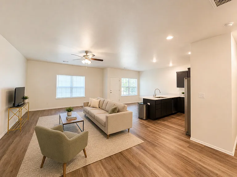 1011 S Benchmark Ln #1 — Photo 2
