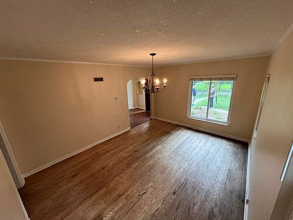 3rd image of 2204 Orchard Rd
