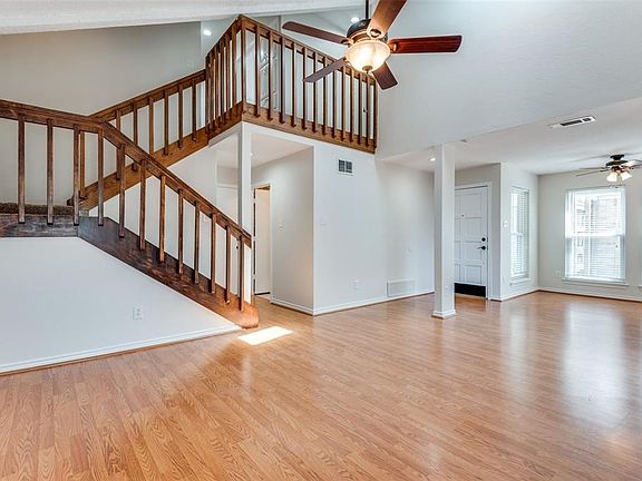 3rd image of 3723 Clover Hill Ln