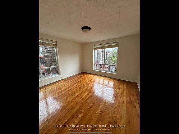 4th image of 4 Upper Canada Dr #75