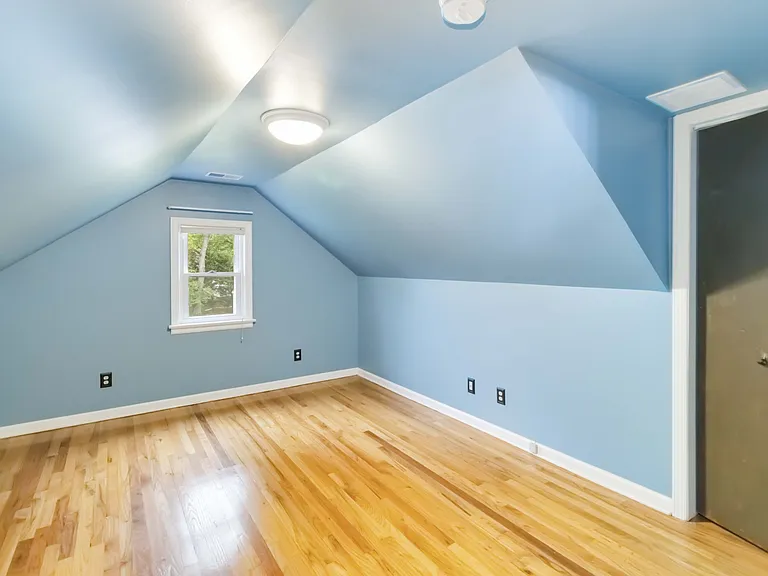 7 Evelyn Rd — Photo 18