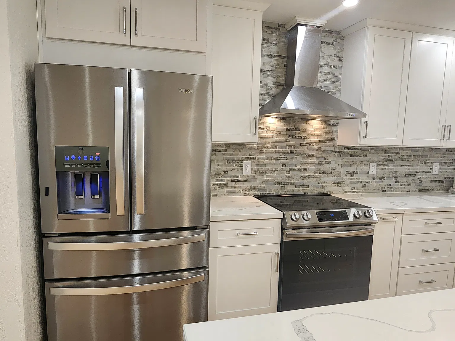 3 bed, 2088 sqft, $5,588 — Photo 3