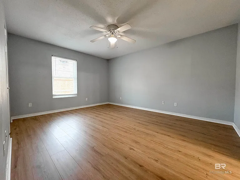 5652 Dee St #A — Photo 16