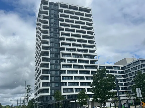 38 Water Walk Dr #809, Markham, ON L3R 6M8