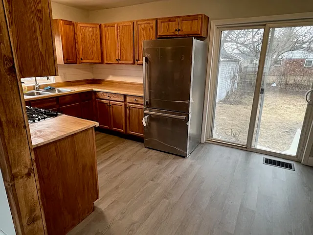 1429 Bensch Dr — Photo 8