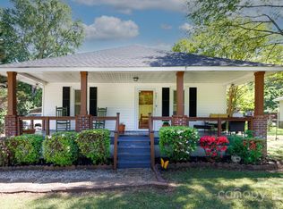 907 Woodlawn Ave, Mount Holly, NC 28120