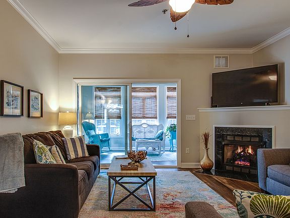 4th image of 34341 Summerlyn Dr APT 302