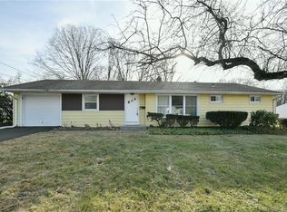 201 Contour Dr, Cheshire, CT 06410