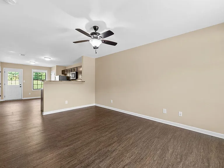 161 Center Pointe Dr — Photo 3