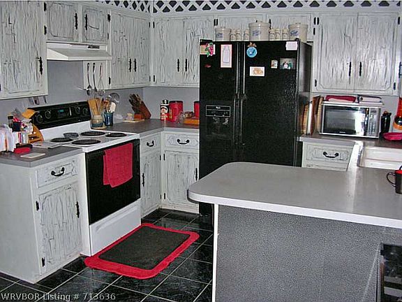5th image of 3605 E Elm St