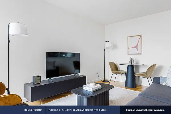 Rented by The Blueground | media 52