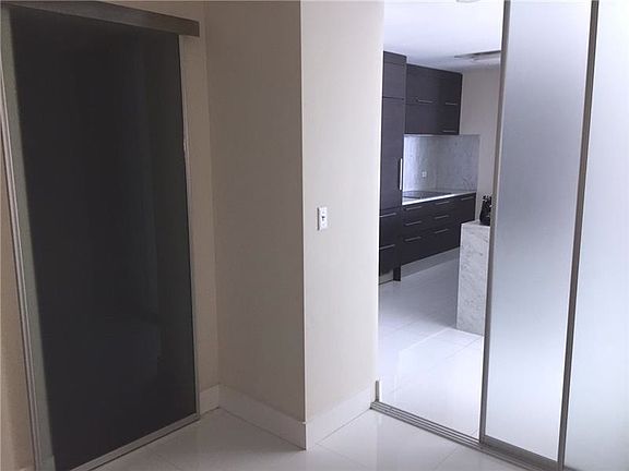 5th image of 900 Biscayne Blvd APT 4810