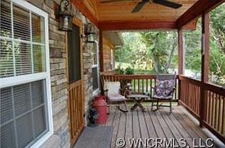 2nd image of 520 Fairway Dr