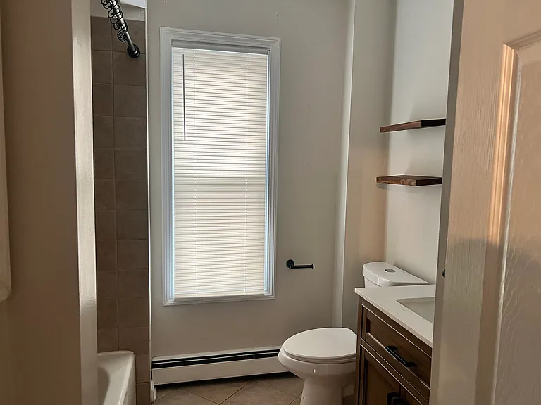 25 Locke St #2 — Photo 26