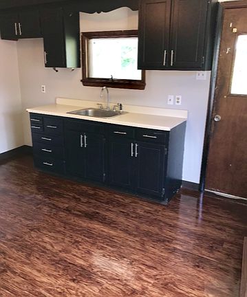 5th image of 396 Camp Ave