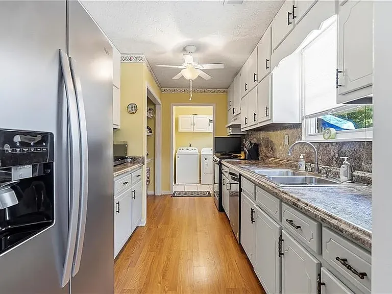 1530 Highway 155 N — Photo 4