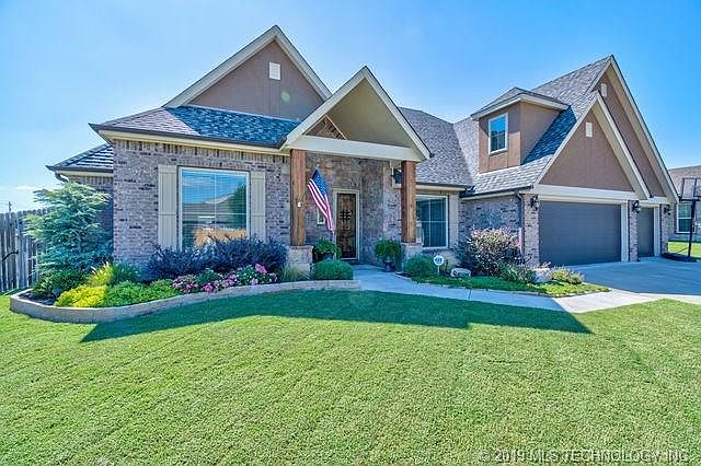 Immaculate home from the inside out!