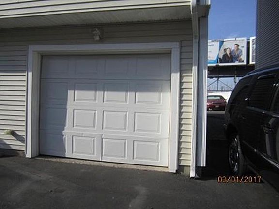 2nd image of 395 Lee Burbank Hwy APT 3