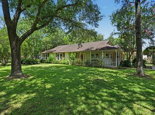 424 Middleton St, Bacliff, TX 77518