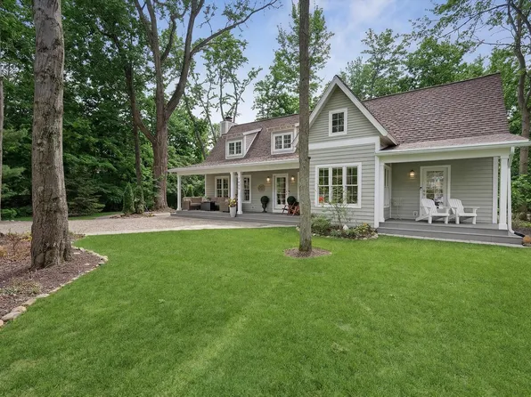 9948 Cottage Ln, Union Pier, MI 49129