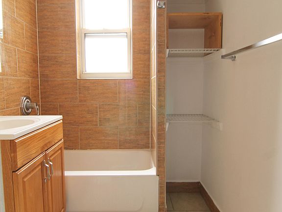 5th image of 47-31 37th St #4