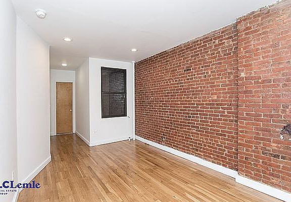 4th image of 1371 1st Ave #4B