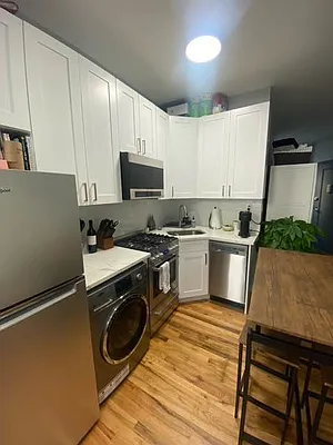 Rented by Salon Realty Corp | media 16