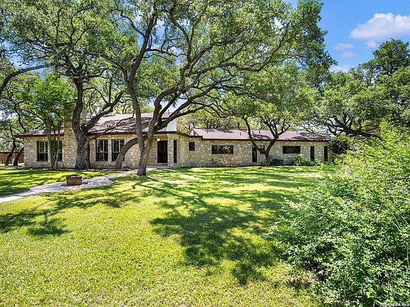 2nd image of 200 Garrapata Lane